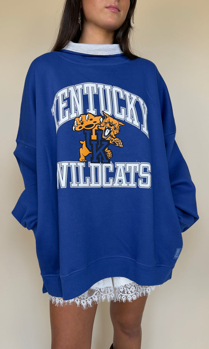 Alma Mater Mockneck