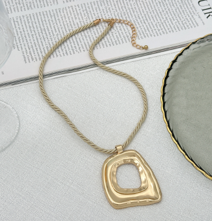 Shelby Necklace
