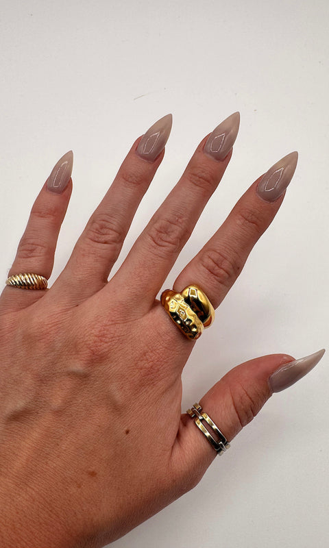 Vanity Ring