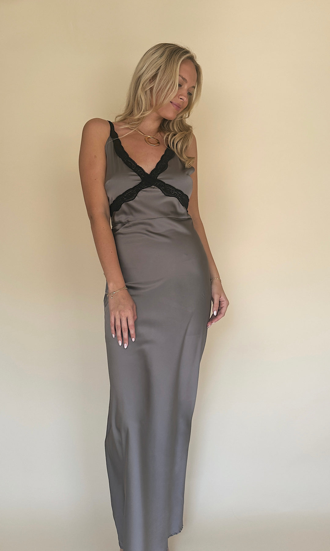 lorelai maxi dress BEC & BRIDGE Women's Lorelai Satin Gown - Smoke Taupe
