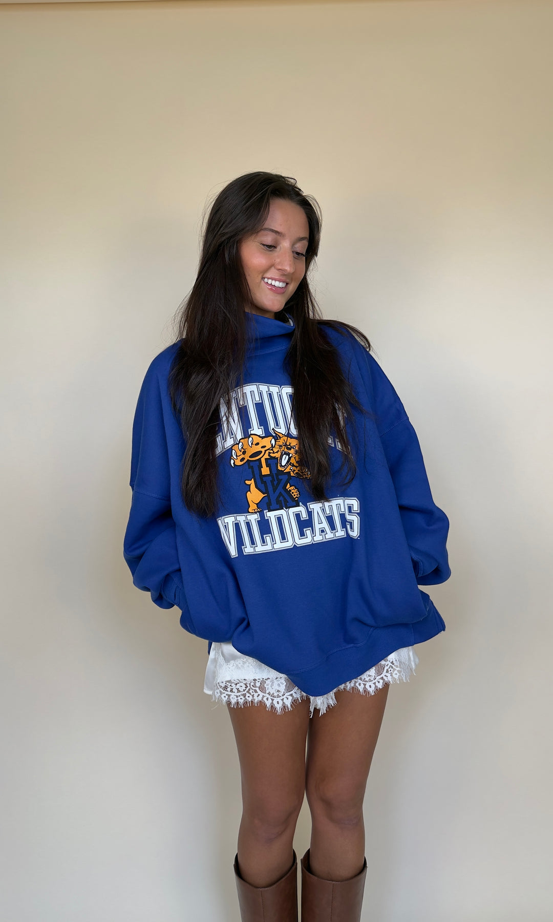 Alma Mater Mockneck