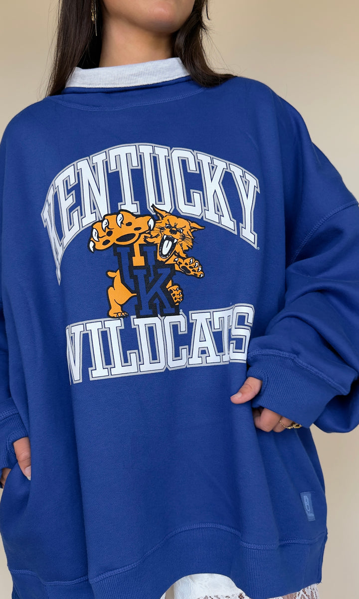 Alma Mater Mockneck