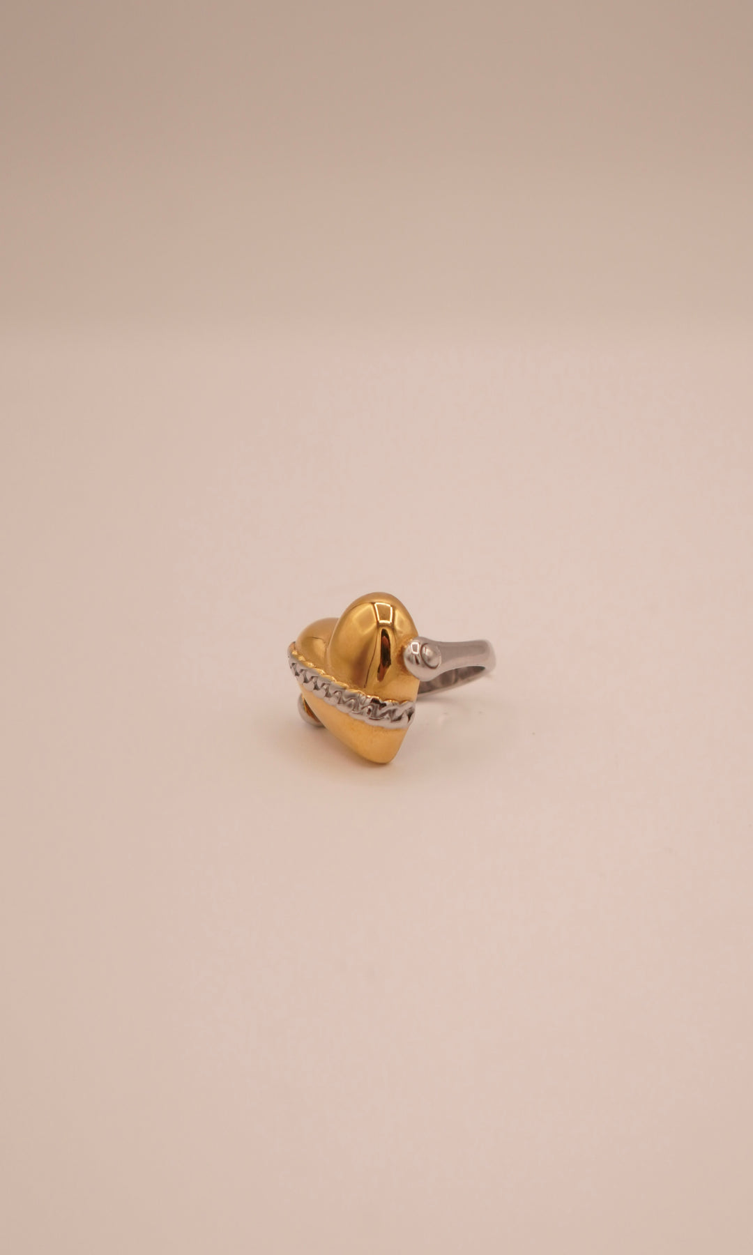 Swanky Ring