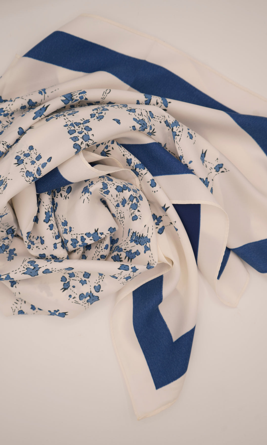 Magnolia Hill Scarf