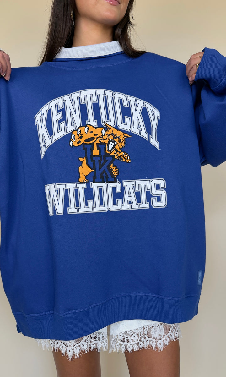 Alma Mater Mockneck