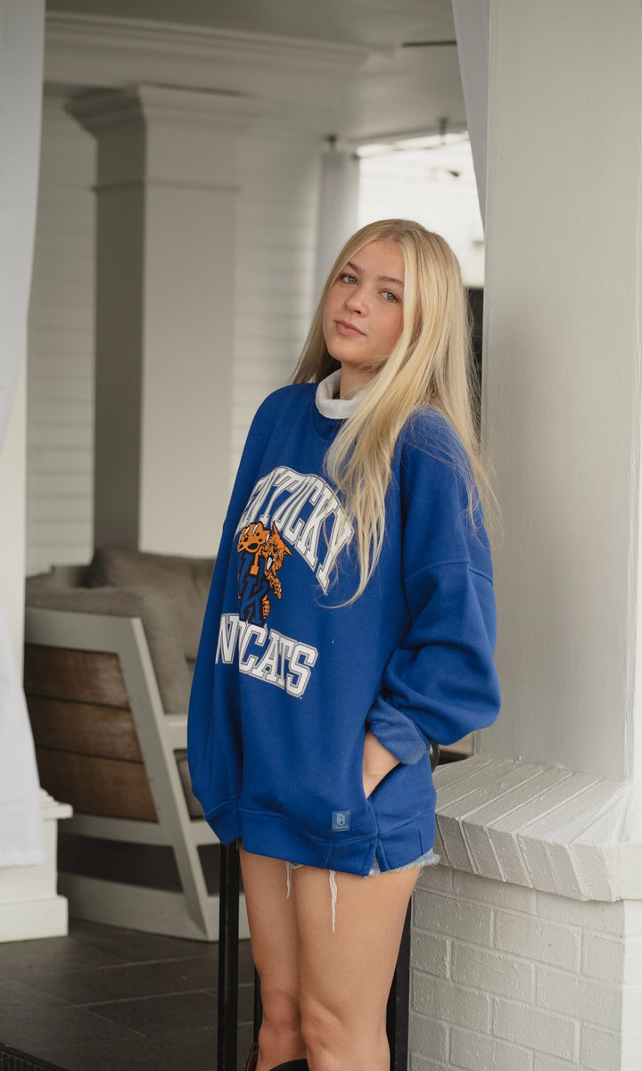 Alma Mater Mockneck