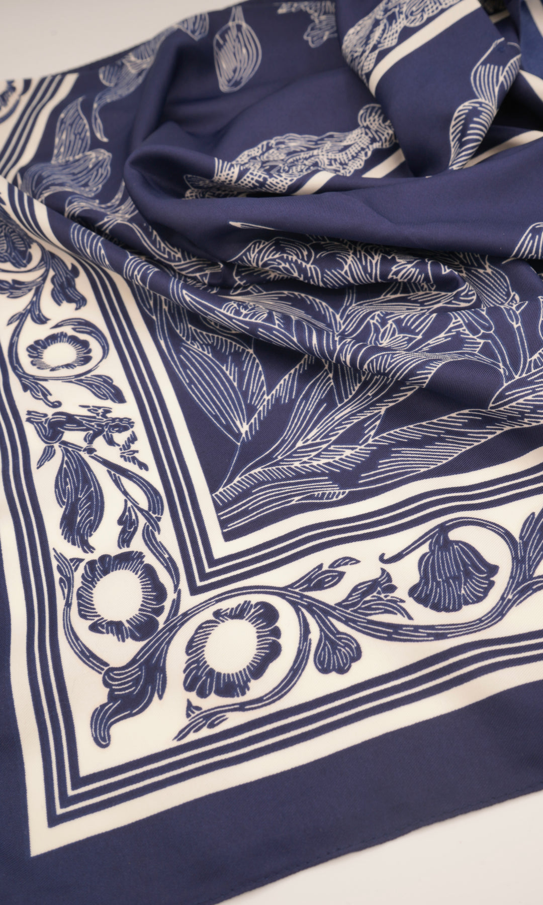 Westbury Scarf