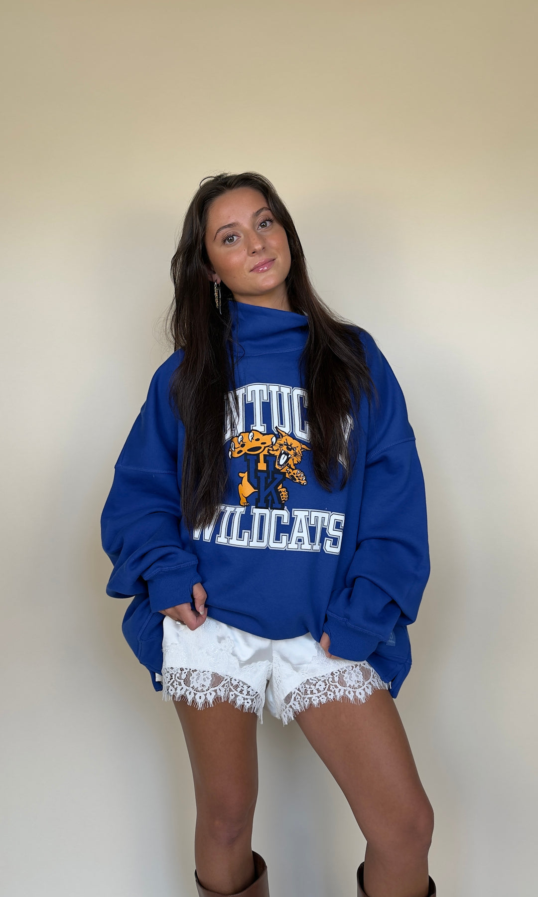 Alma Mater Mockneck