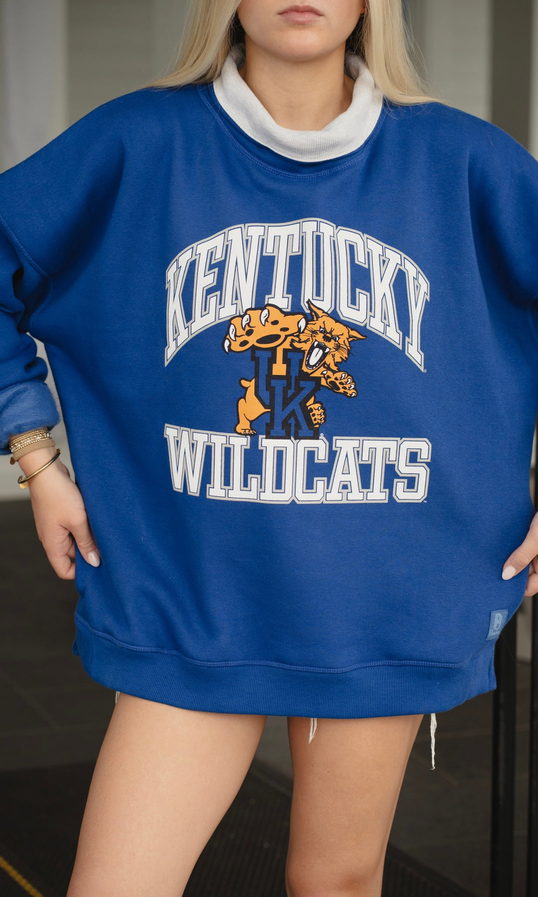 Alma Mater Mockneck