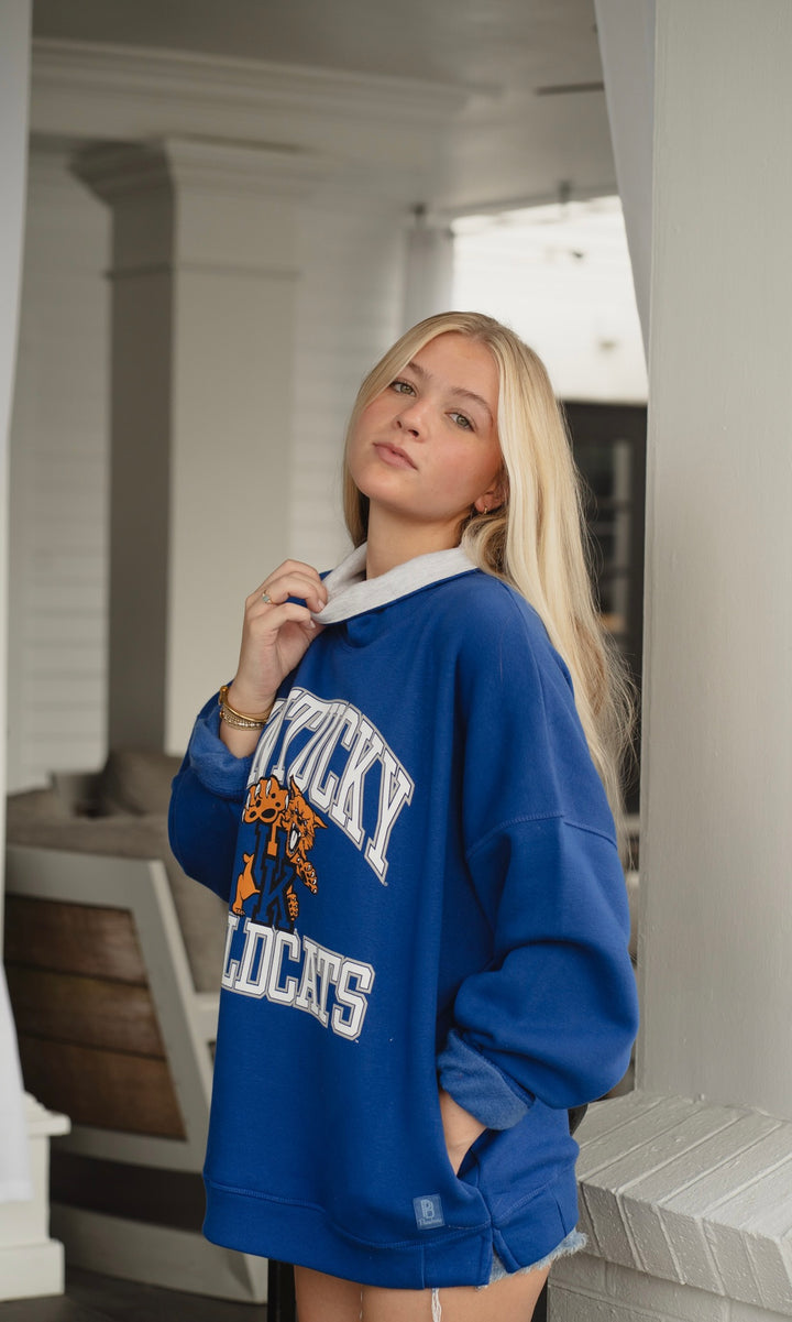Alma Mater Mockneck