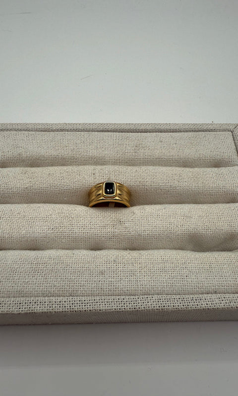 Suzie Ring