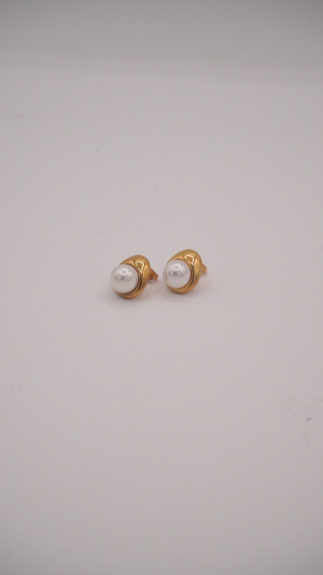 Monroe Earring
